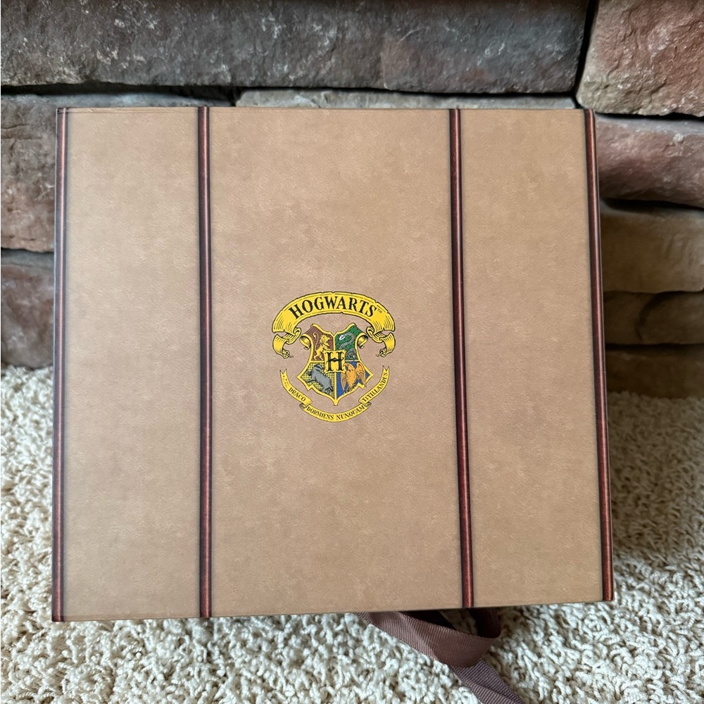 Harry Potter Hogwarts Themed Box